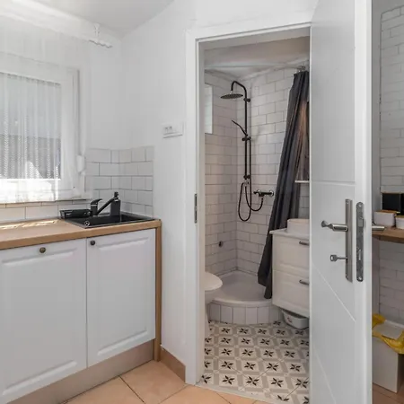 Beautiful In With Kitchen